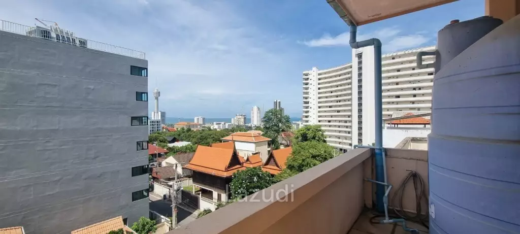 6 Rooms 8 Baths 316 SQ.M. Apartment in Pratumnak