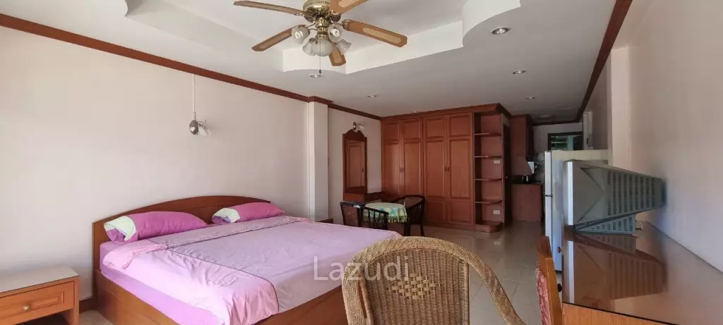 6 Rooms 8 Baths 316 SQ.M. Apartment in Pratumnak