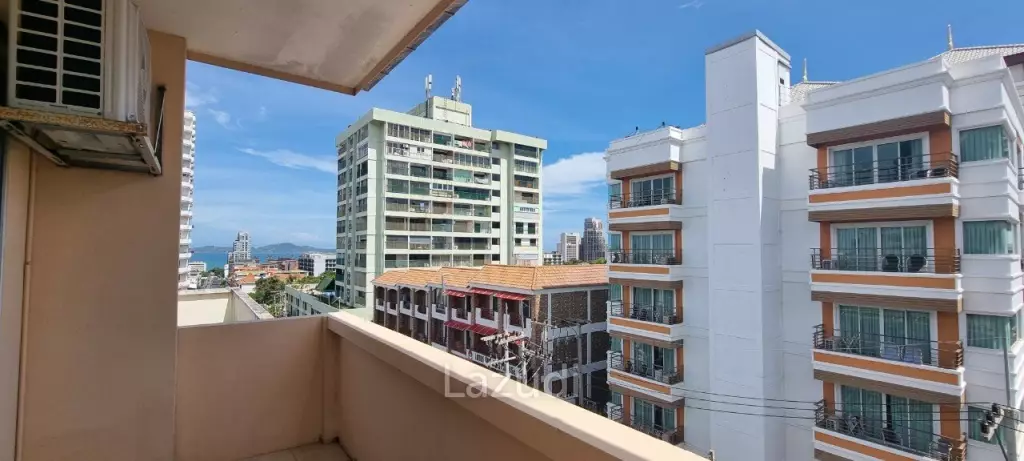6 Rooms 8 Baths 316 SQ.M. Apartment in Pratumnak