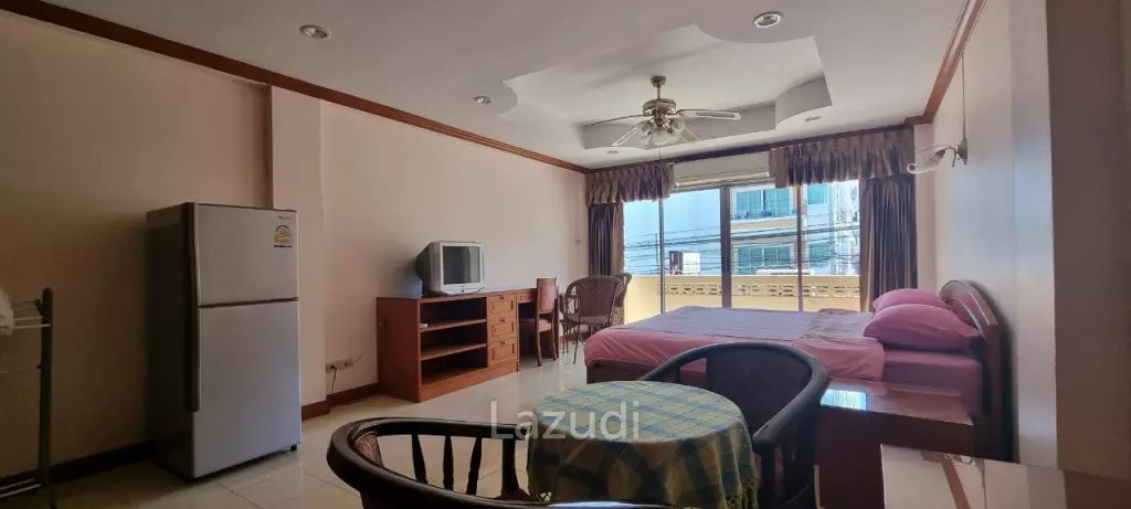 6 Rooms 8 Baths 316 SQ.M. Apartment in Pratumnak