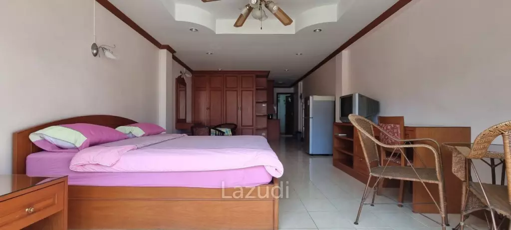 6 Rooms 8 Baths 316 SQ.M. Apartment in Pratumnak
