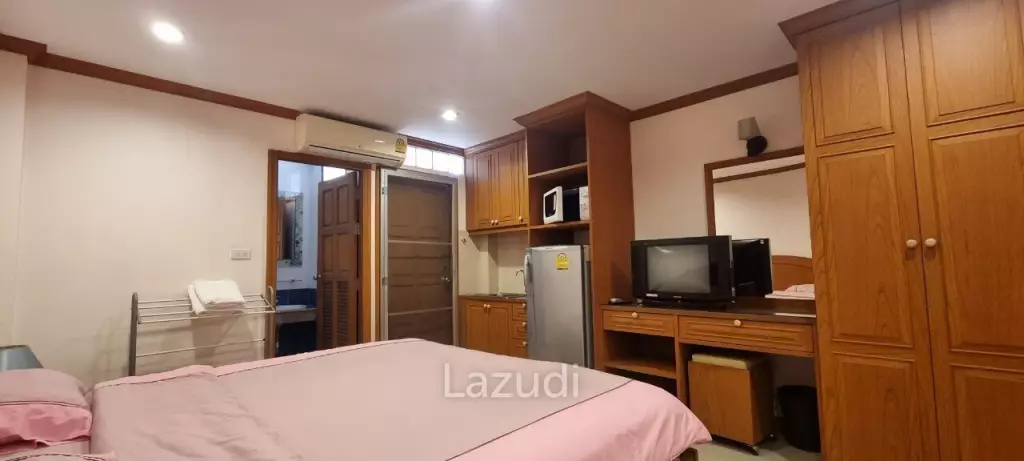 6 Rooms 8 Baths 316 SQ.M. Apartment in Pratumnak