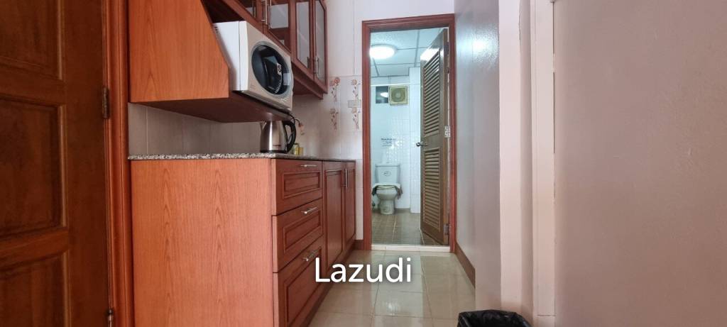 6 Rooms 8 Baths 316 SQ.M. Apartment in Pratumnak