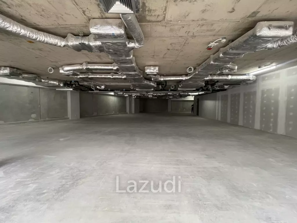 Ultra Luxury Retail Space in Khlong Tan Nuea Watthana