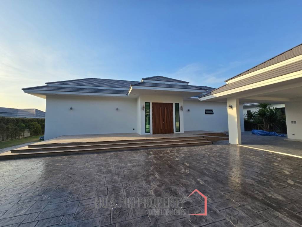 PALM HILLS HOMES  : 4 bed luxury pool villa with Lifetime Golf Membership