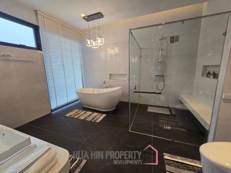 PALM HILLS HOMES  : 4 bed luxury pool villa with Lifetime Golf Membership