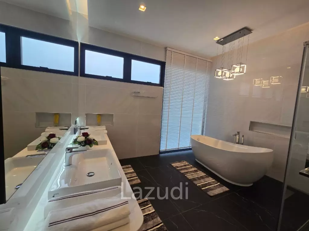 PALM HILLS HOMES  : 4 bed luxury pool villa with Lifetime Golf Membership