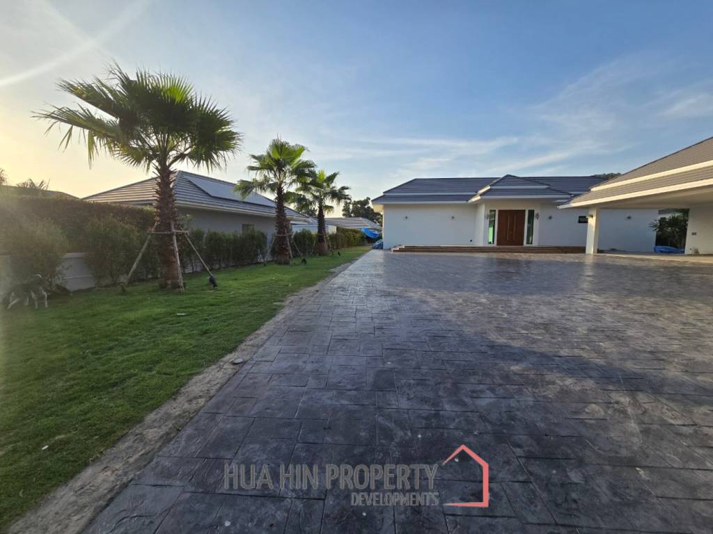 PALM HILLS HOMES  : 4 bed luxury pool villa with Lifetime Golf Membership