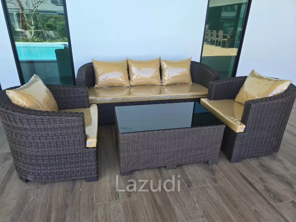 PALM HILLS HOMES  : 4 bed luxury pool villa with Lifetime Golf Membership