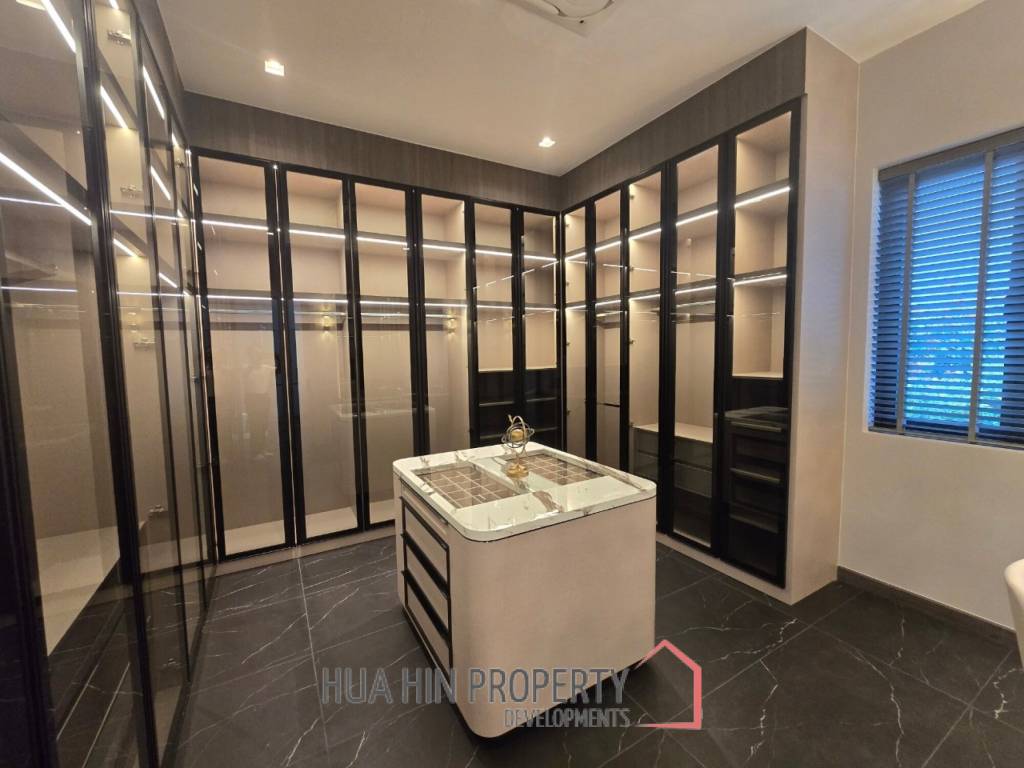 PALM HILLS HOMES  : 4 bed luxury pool villa with Lifetime Golf Membership