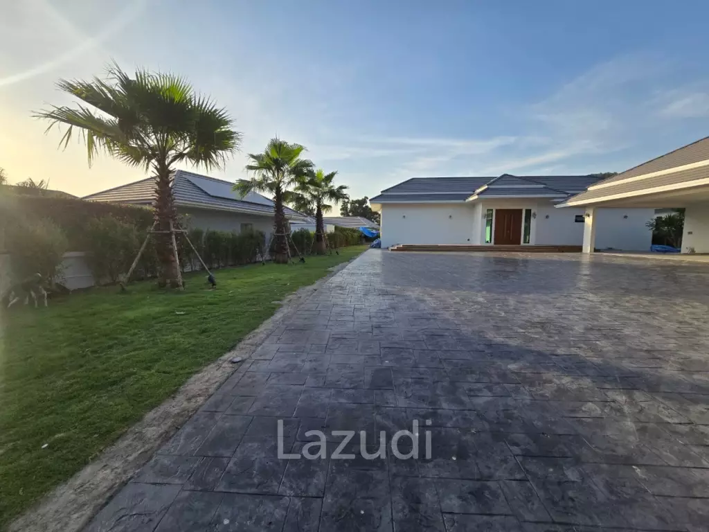 PALM HILLS HOMES  : 4 bed luxury pool villa with Lifetime Golf Membership