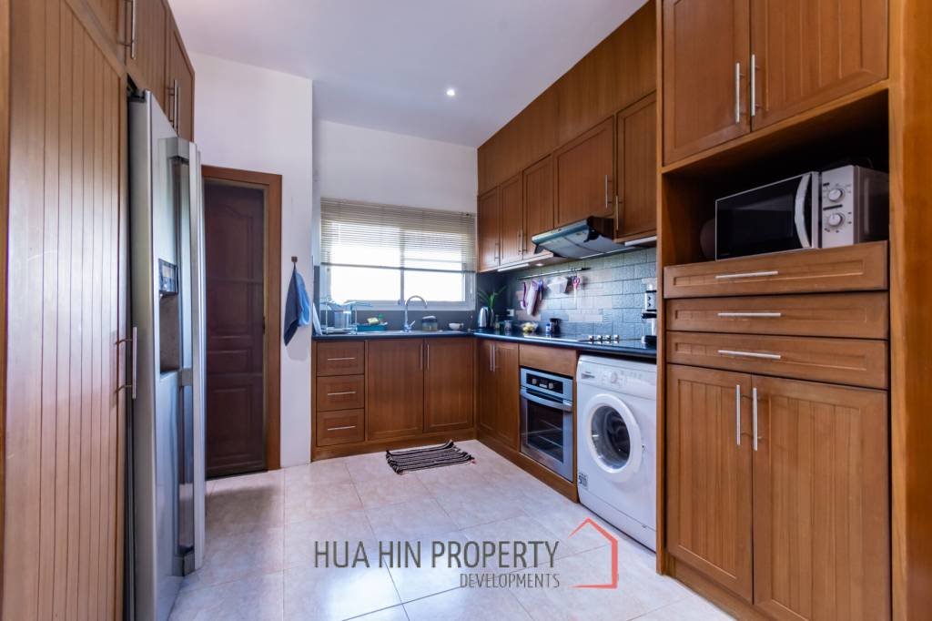 SMART HOUSE VILLAGE 2 : beautiful 3 bed pool villa with sauna and large garden