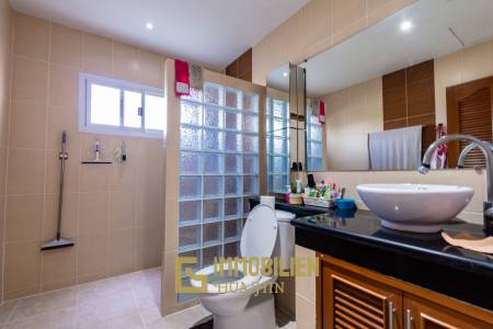 716 metro cuadrado 3 ` 2 Baño Villa de Venta