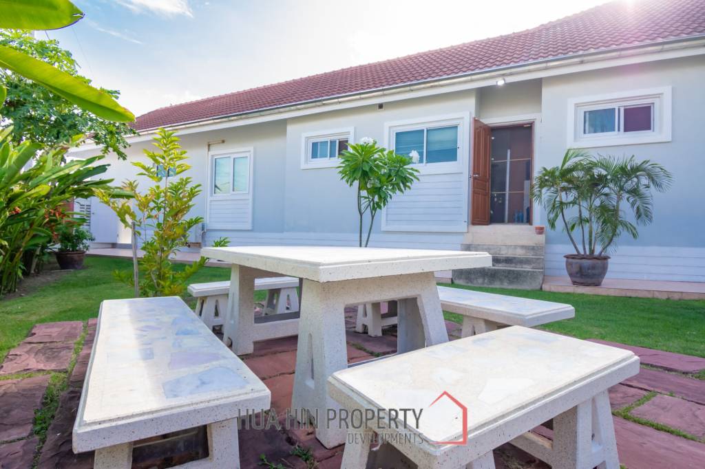 SMART HOUSE VILLAGE 2 : beautiful 3 bed pool villa with sauna and large garden