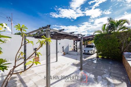 SMART HOUSE VILLAGE 2 : beautiful 3 bed pool villa with sauna and large garden