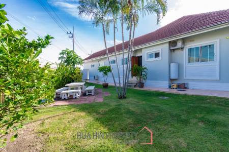 SMART HOUSE VILLAGE 2 : beautiful 3 bed pool villa with sauna and large garden