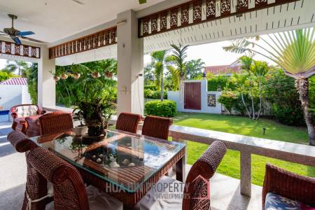 SMART HOUSE VILLAGE 2 : beautiful 3 bed pool villa with sauna and large garden