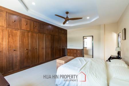 3 bed independent pool villa west of the city