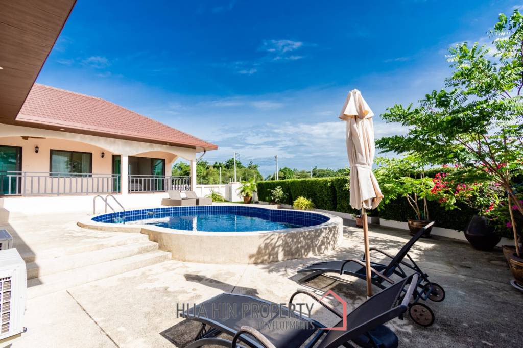 3 bed independent pool villa west of the city