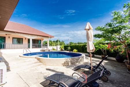 3 bed independent pool villa west of the city