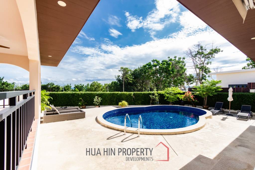 3 bed independent pool villa west of the city