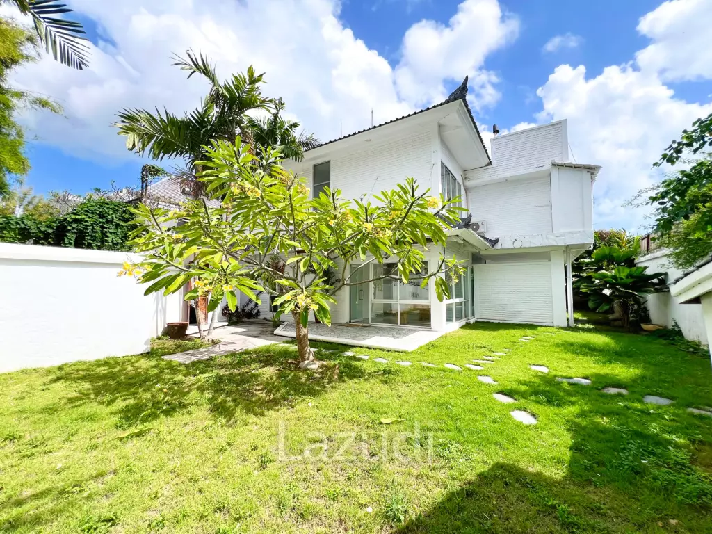 SPACIOUS FREEHOLD VILLA IN SEMINYAK, MOMENTS FROM PETITENGET BEACH
