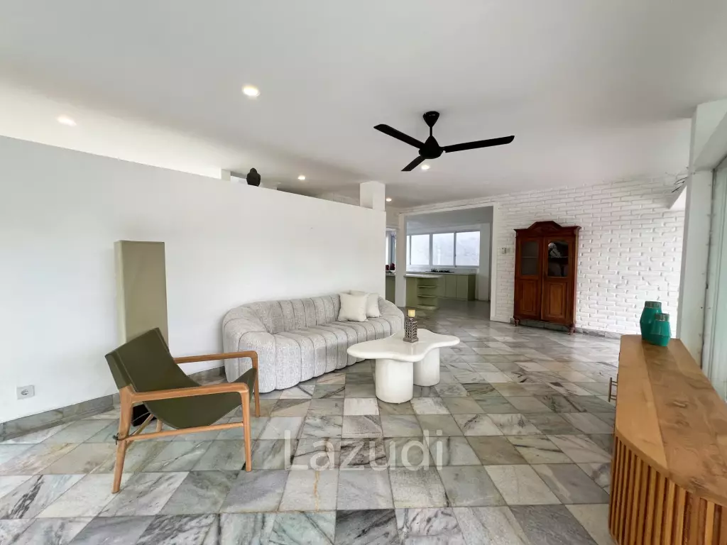 STYLISH SEMINYAK VILLA WITH SPACIOUS LIVING AND POOL