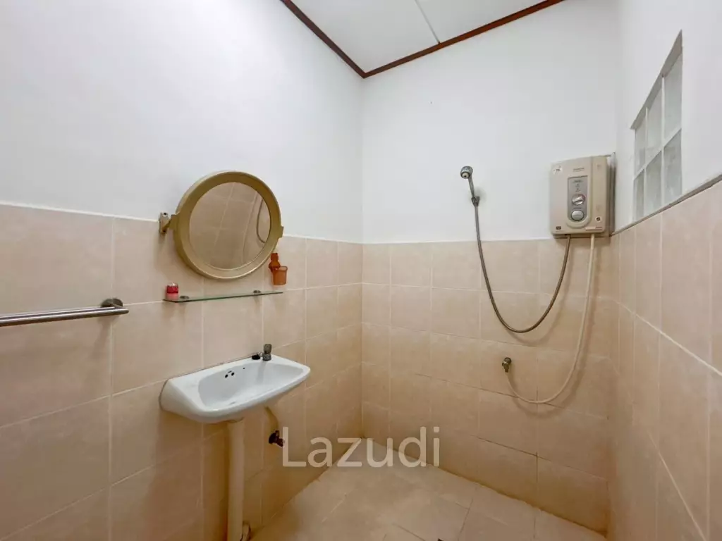 Serene Farm Life in Cha Am : 4-Bedroom Home on 2 Rai