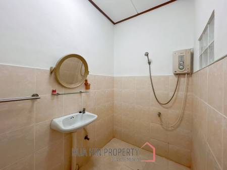 Serene Farm Life in Cha Am : 4-Bedroom Home on 2 Rai