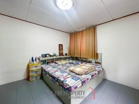 Serene Farm Life in Cha Am : 4-Bedroom Home on 2 Rai