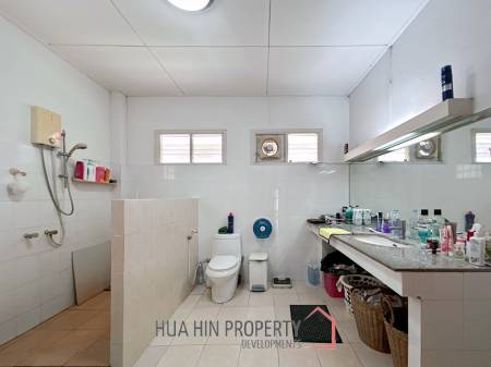 Serene Farm Life in Cha Am : 4-Bedroom Home on 2 Rai