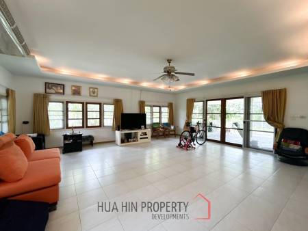 Serene Farm Life in Cha Am : 4-Bedroom Home on 2 Rai