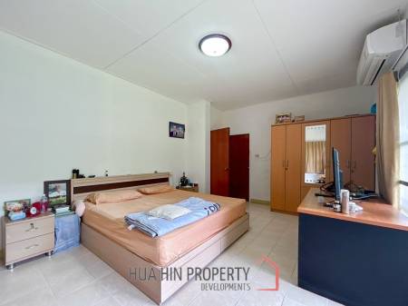Serene Farm Life in Cha Am : 4-Bedroom Home on 2 Rai