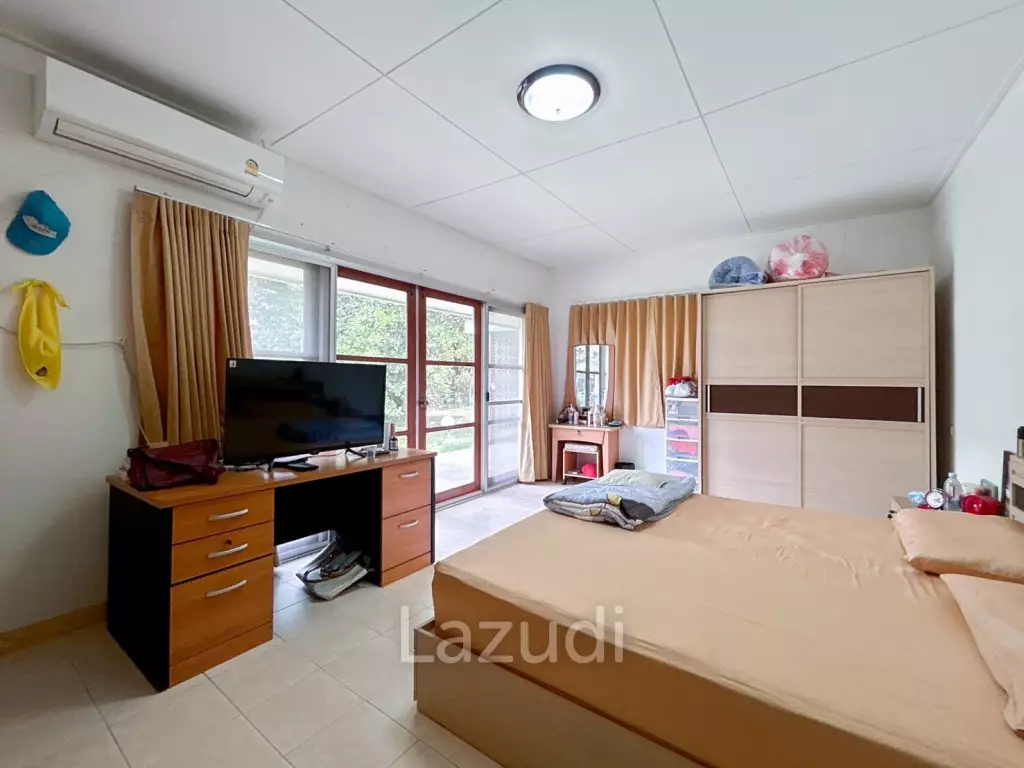 Serene Farm Life in Cha Am : 4-Bedroom Home on 2 Rai