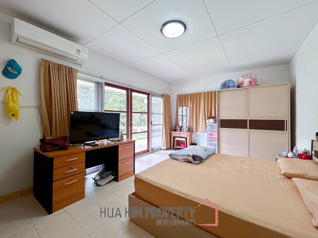 Serene Farm Life in Cha Am : 4-Bedroom Home on 2 Rai