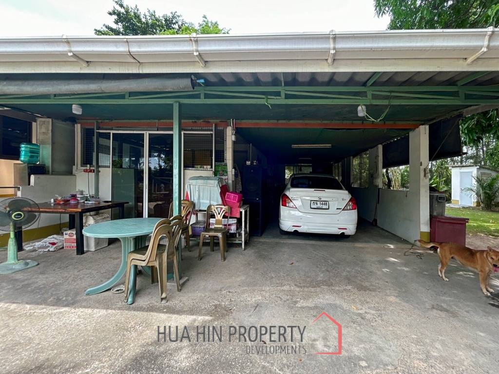 Serene Farm Life in Cha Am : 4-Bedroom Home on 2 Rai