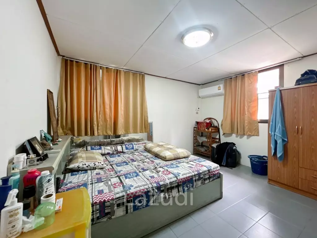 Serene Farm Life in Cha Am : 4-Bedroom Home on 2 Rai