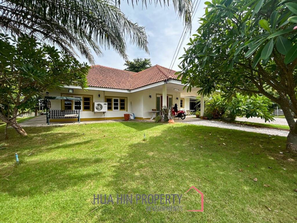 Serene Farm Life in Cha Am : 4-Bedroom Home on 2 Rai