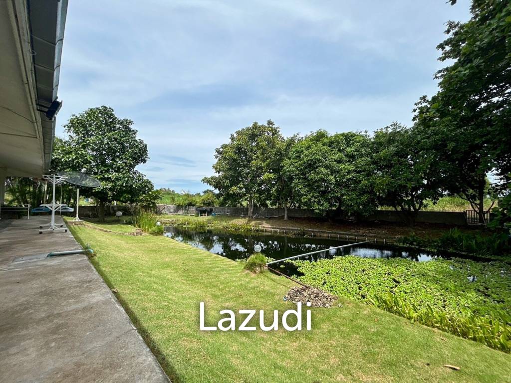 Serene Farm Life in Cha Am : 4-Bedroom Home on 2 Rai