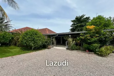 Serene Farm Life in Cha Am : 4-Bedroom Home on 2 Rai