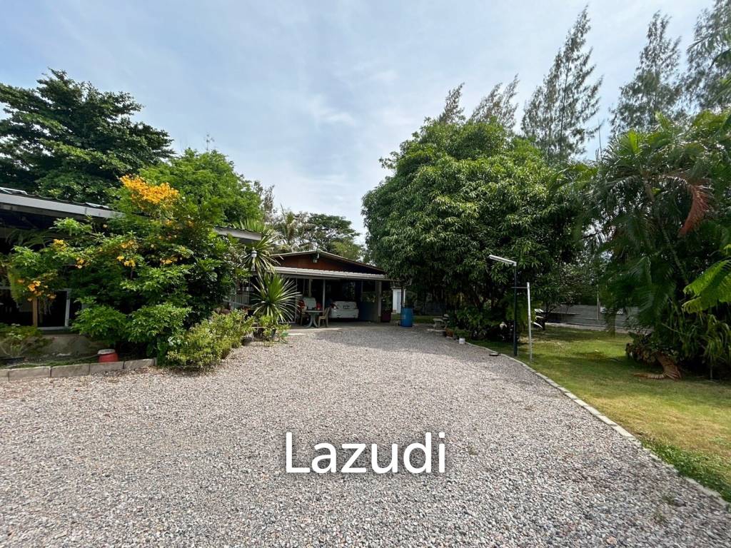 Serene Farm Life in Cha Am : 4-Bedroom Home on 2 Rai