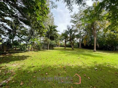 Serene Farm Life in Cha Am : 4-Bedroom Home on 2 Rai