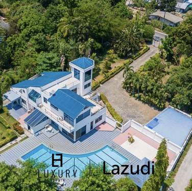 3 Bed 4 Bath Villa For Sale