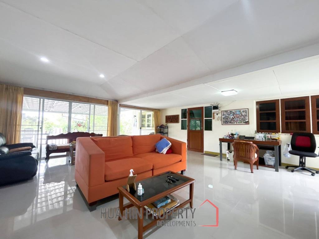 Serene Farm Life in Cha Am: 4-Bedroom Home on 2 Rai