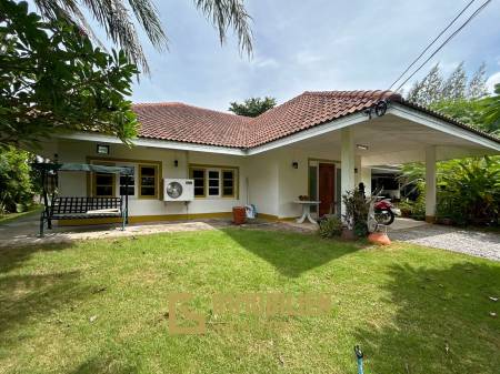 Serene Farm Life in Cha Am: 4-Bedroom Home on 2 Rai