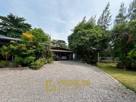 Serene Farm Life in Cha Am: 4-Bedroom Home on 2 Rai