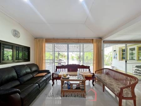 Serene Farm Life in Cha Am: 4-Bedroom Home on 2 Rai