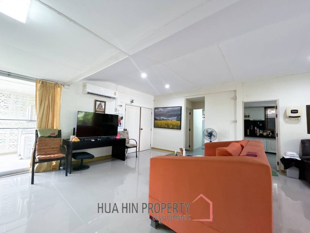 Serene Farm Life in Cha Am: 4-Bedroom Home on 2 Rai