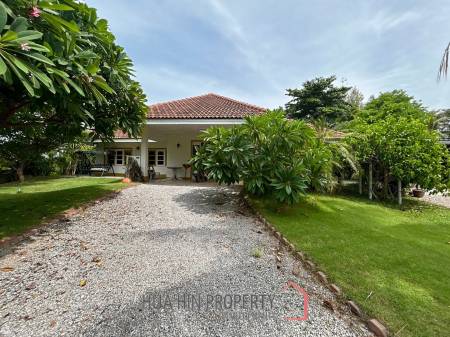 Serene Farm Life in Cha Am: 4-Bedroom Home on 2 Rai