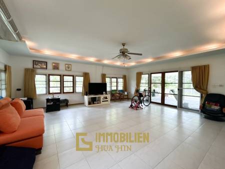 Serene Farm Life in Cha Am: 4-Bedroom Home on 2 Rai